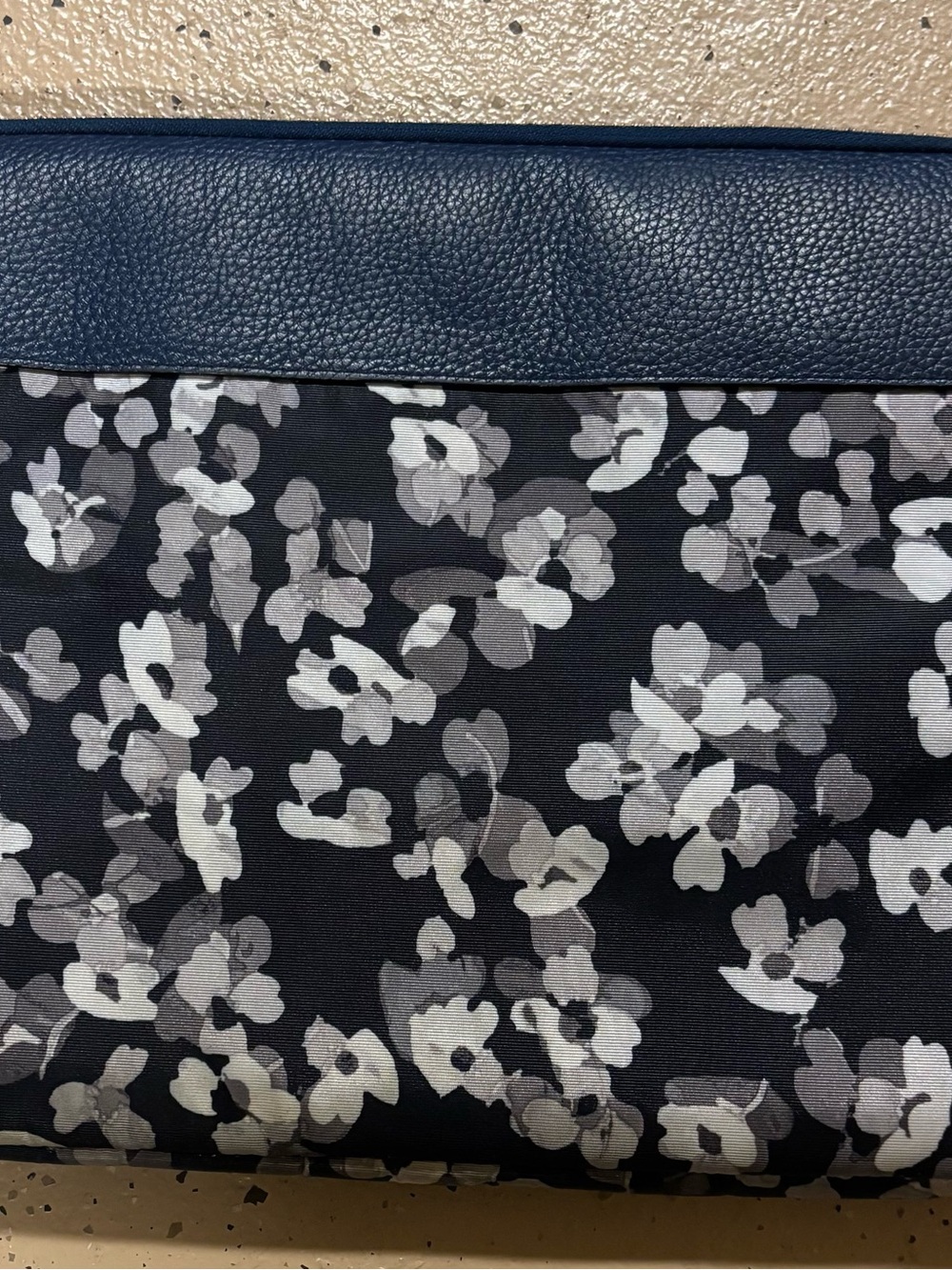 TWO kate spade navy floral and black polka dot laptop sleeves - Picture 3 of 7